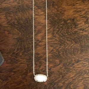 Kendra Scott pendant necklace